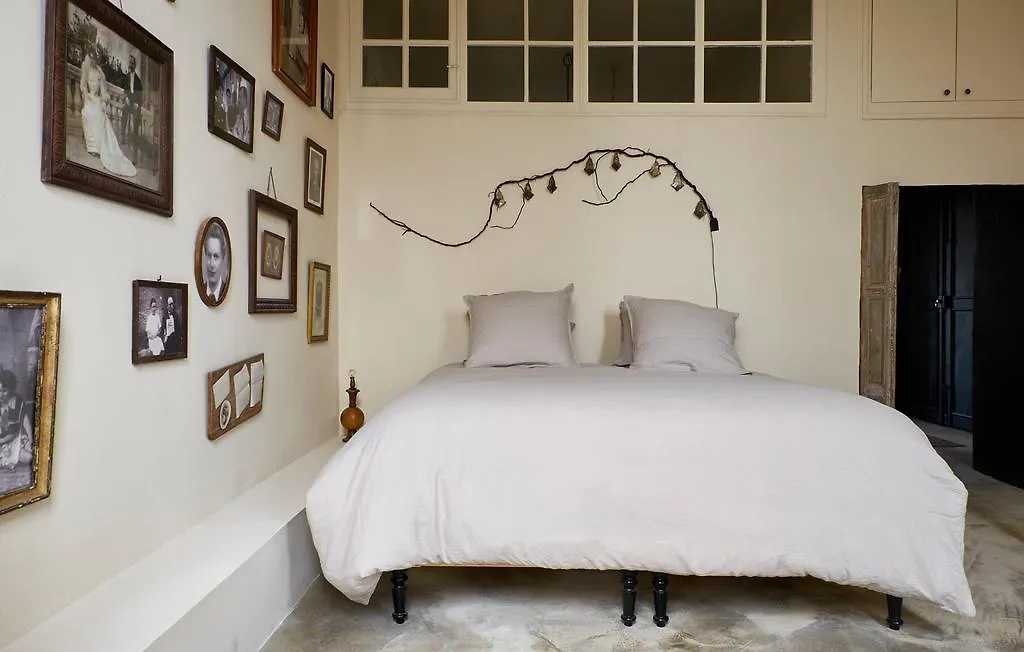 Une Nuit Dans L'Arriere Boutique Hotel Marseille
